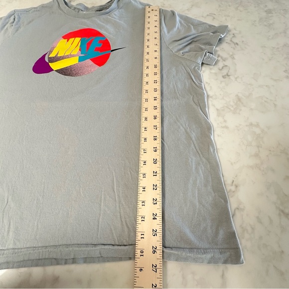 The Nike Tee. Men’s Light Gray Nike T-Shirt with Colorful Logo. XXL - Picture 8 of 11